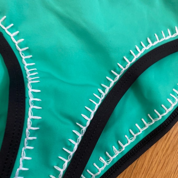 Bar111 Bikini Swim Suit Set Green Size Small Top M Bottom. 
I’2 - Picture 4 of 10